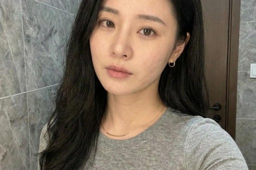 2026最新小八卦：赵丽颖礼貌送花不入场杨洋代言被秒抢圈内这些人低调又忙碌