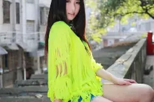 刚分手一周！八卦媒体爆料：维尼修斯在私人场所与数位女性聚会